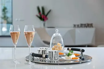 Contemporary Seafront Villa with Infinity Pool Selca