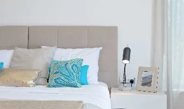 Contemporary Seafront Villa with Infinity Pool Selca