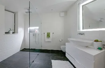 Contemporary Seafront Villa with Infinity Pool Selca