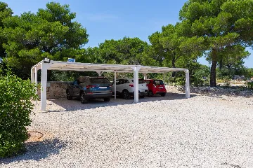 Seaside Family Villa with Pool in Betina