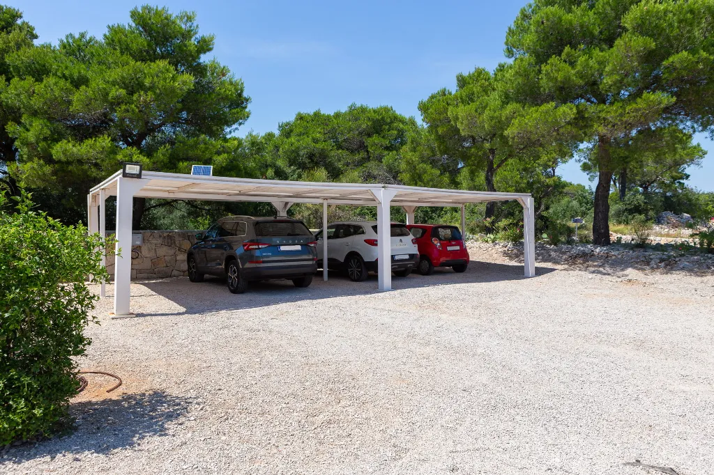 Seaside Family Villa with Pool in Betina