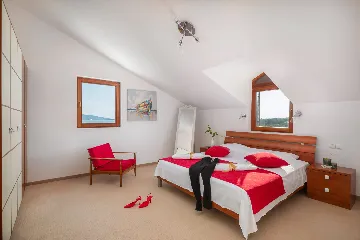 Seaside Family Villa with Pool in Betina