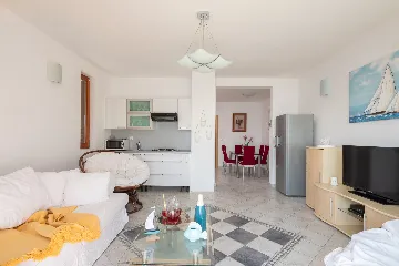 Seaside Family Villa with Pool in Betina