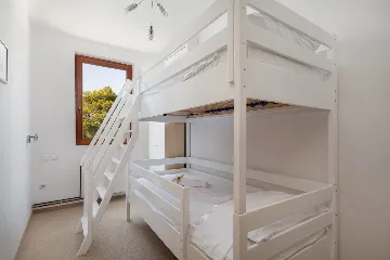 Seaside Family Villa with Pool in Betina