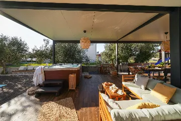 Family Villa with Pool in Sukošan