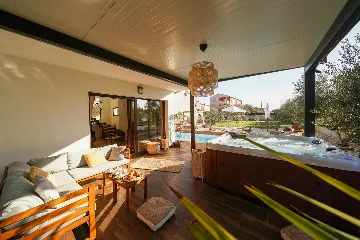 Family Villa with Pool in Sukošan