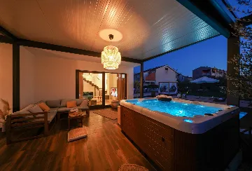 Family Villa with Pool in Sukošan