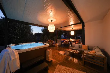 Family Villa with Pool in Sukošan