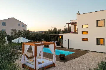 Family Villa with Pool in Sukošan
