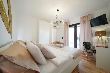 Family Villa with Pool in Sukošan