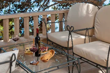 Beachfront Villa with Pool on Brac Island