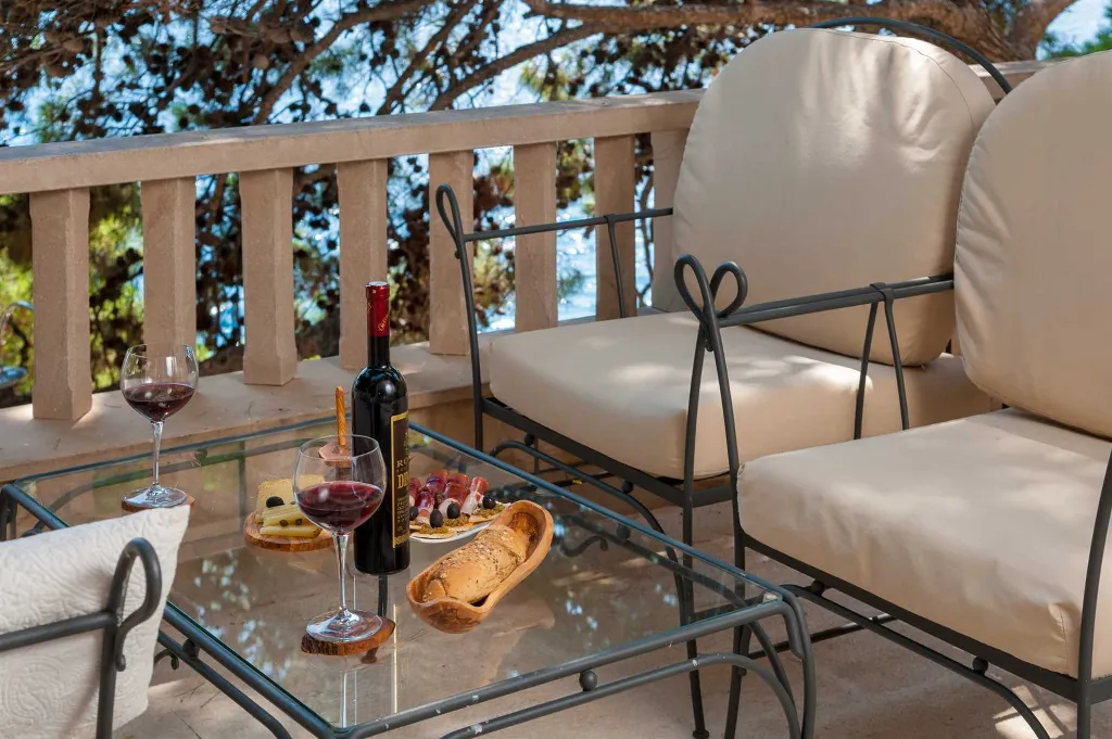 Beachfront Villa with Pool on Brac Island