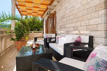 Beachfront Villa with Pool on Brac Island