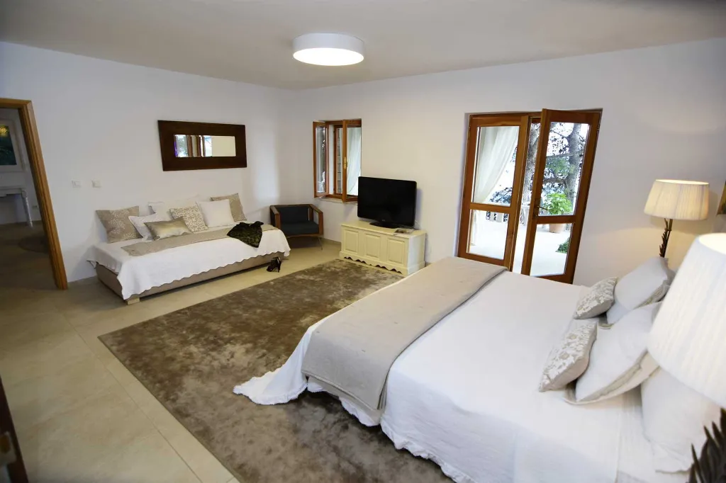 Beachfront Villa with Pool on Brac Island