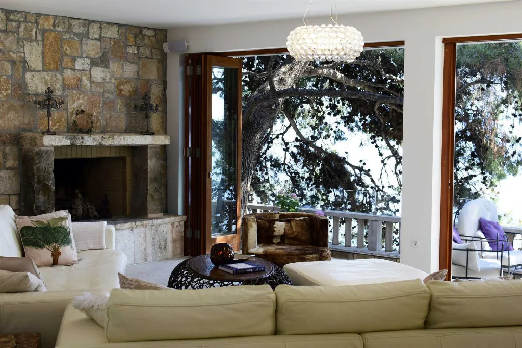Beachfront Villa with Pool on Brac Island