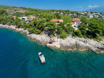 Beachfront Villa with Pool on Brac Island