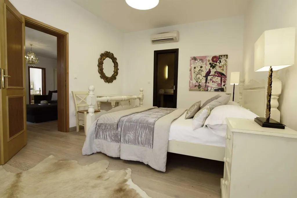 Beachfront Villa with Pool on Brac Island