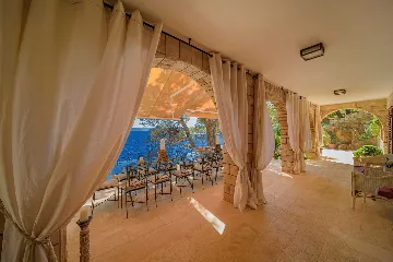 Beachfront Villa with Pool on Brac Island