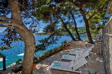 Beachfront Villa with Pool on Brac Island