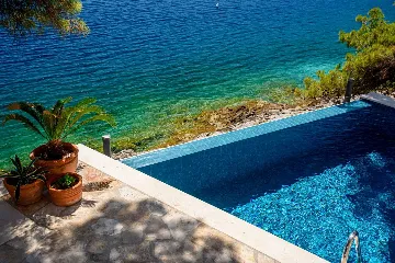 Beachfront Villa with Pool on Brac Island
