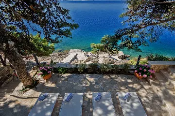 Beachfront Villa with Pool on Brac Island