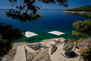 Beachfront Villa with Pool on Brac Island