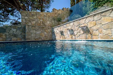 Beachfront Villa with Pool on Brac Island