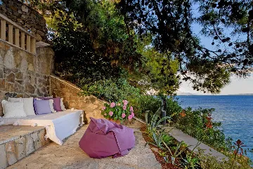 Beachfront Villa with Pool on Brac Island