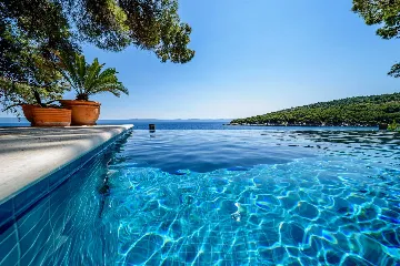 Beachfront Villa with Pool on Brac Island