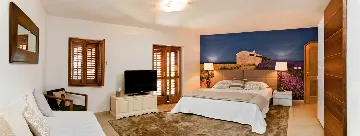 Beachfront Villa with Pool on Brac Island