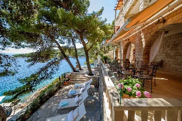 Beachfront Villa with Pool on Brac Island