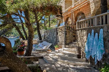 Beachfront Villa with Pool on Brac Island