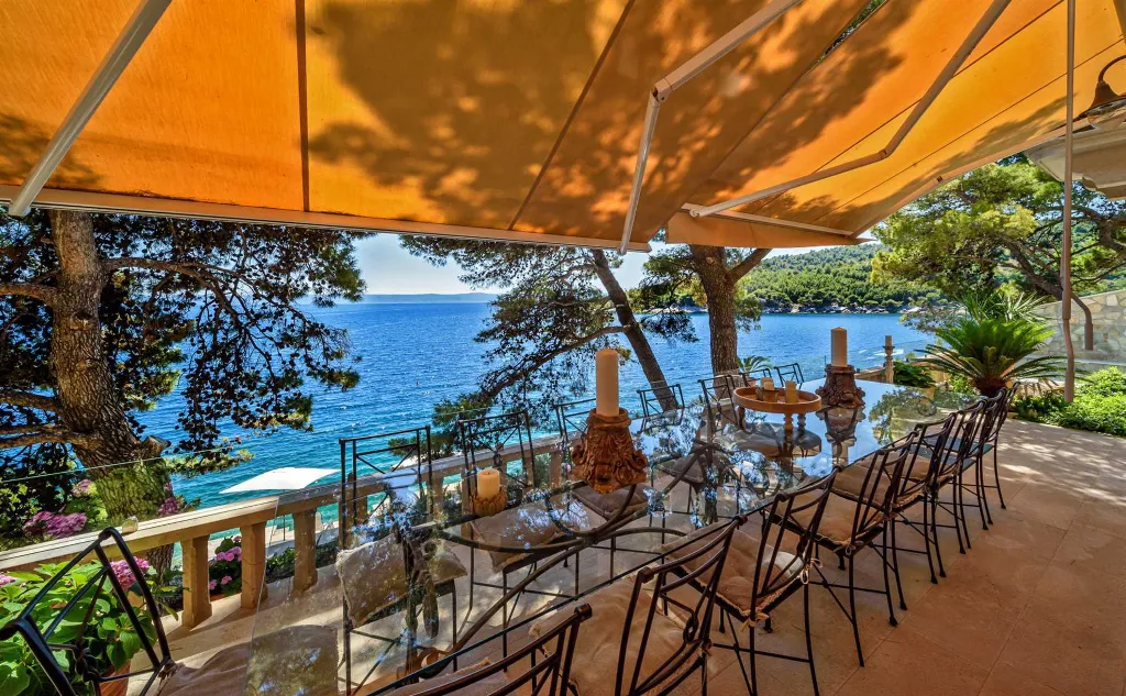Beachfront Villa with Pool on Brac Island