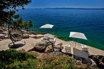 Beachfront Villa with Pool on Brac Island