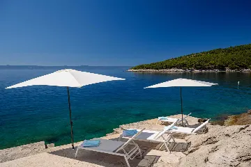 Beachfront Villa with Pool on Brac Island