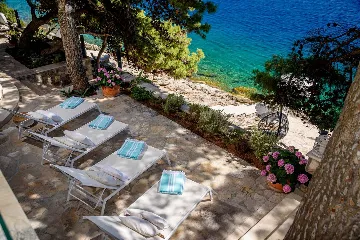 Beachfront Villa with Pool on Brac Island