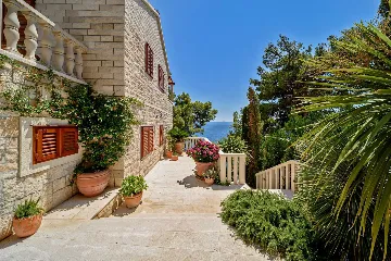 Beachfront Villa with Pool on Brac Island