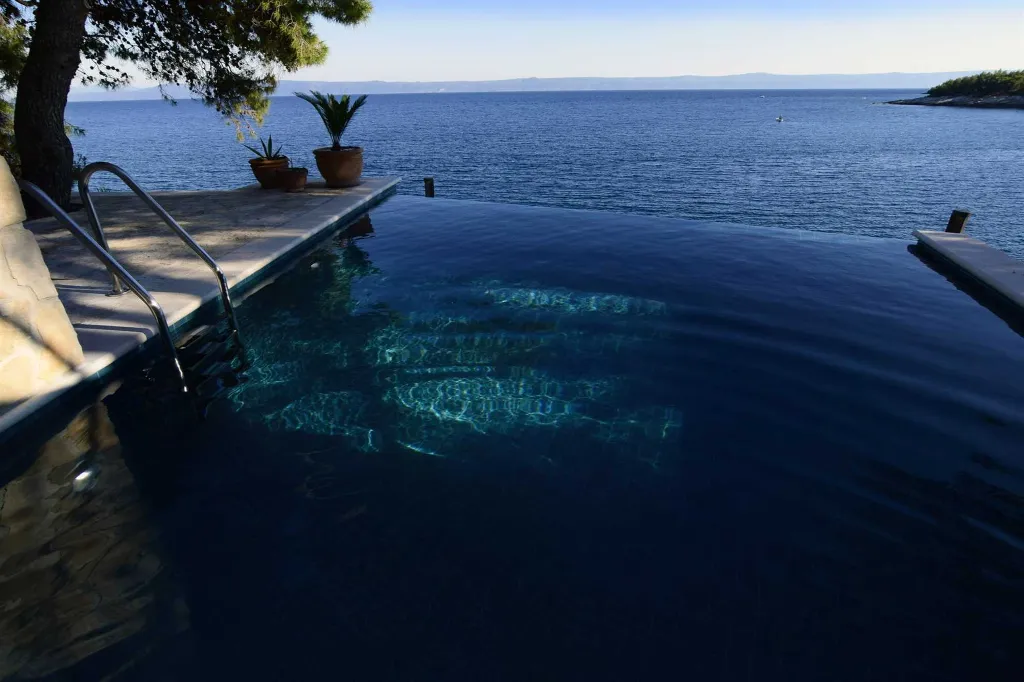 Beachfront Villa with Pool on Brac Island