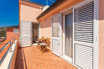 Modern Villa with Pool in Murter