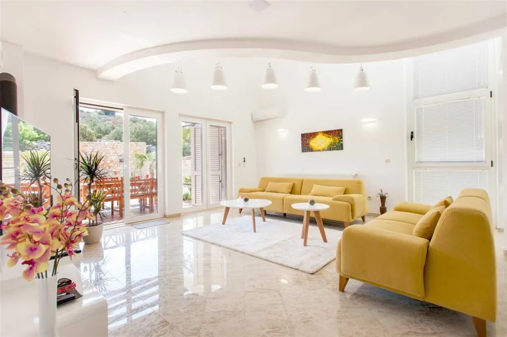 Modern Villa with Pool in Murter