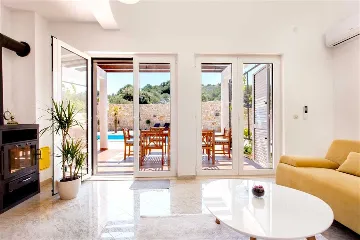 Modern Villa with Pool in Murter