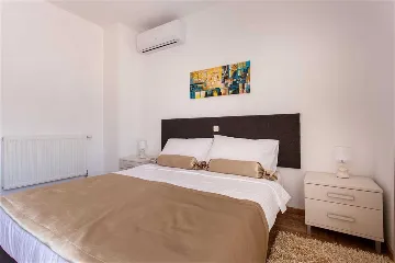 Modern Villa with Pool in Murter