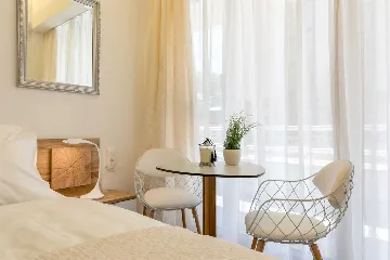 Sunny Double Apartment with Sauna Near Bačvice Beach, Split