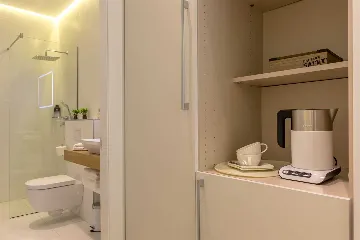 Sunny Double Apartment with Sauna Near Bačvice Beach, Split