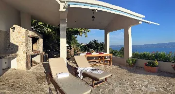 Private Villa with Pool in Jesenice