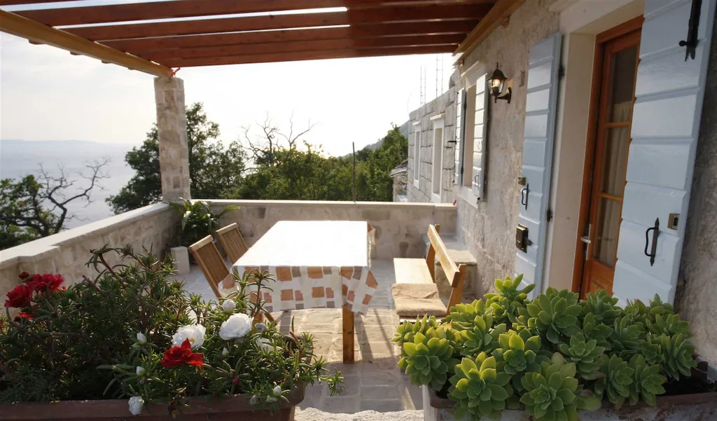 Private Villa with Pool in Jesenice