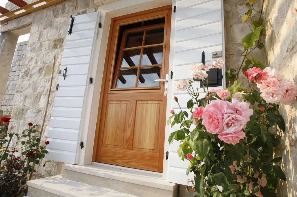 Private Villa with Pool in Jesenice