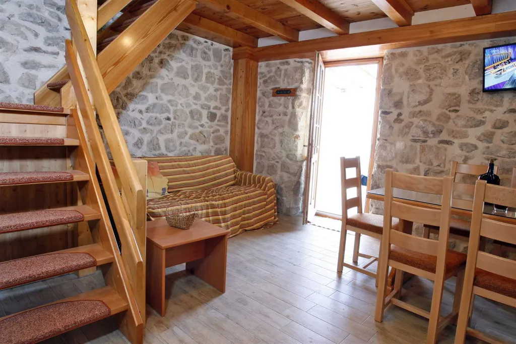 Private Villa with Pool in Jesenice
