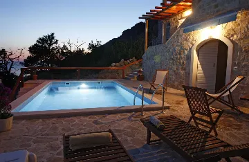 Private Villa with Pool in Jesenice