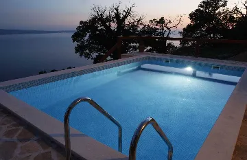 Private Villa with Pool in Jesenice